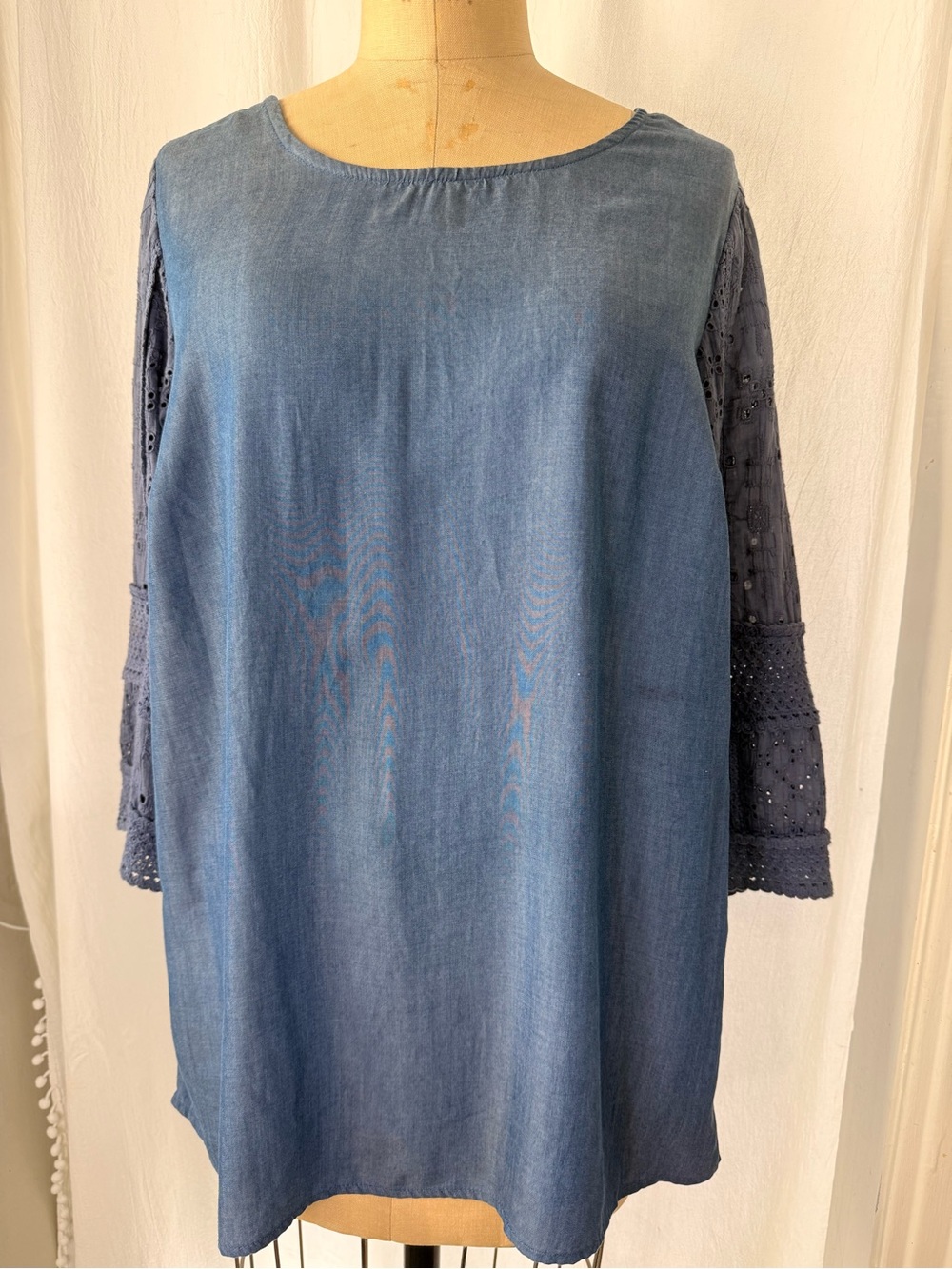 Soft Surroundings, Flowy Tunic Top with Lace Sleeve Detail sz S